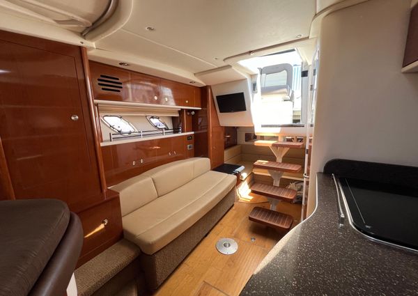 Sea Ray 330 Sundancer image