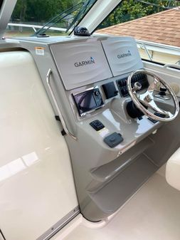 Boston Whaler 345 Conquest image