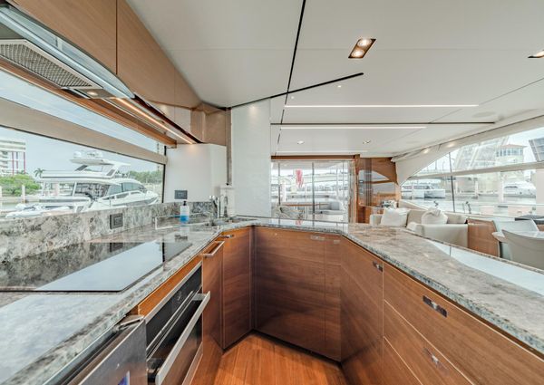 Princess Yachts Flybridge 75 image