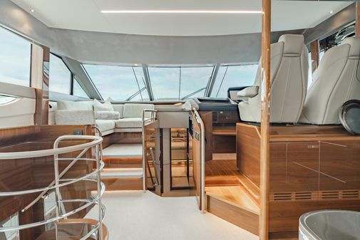 Princess Yachts Flybridge 75 image