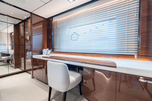 Princess Yachts Flybridge 75 image