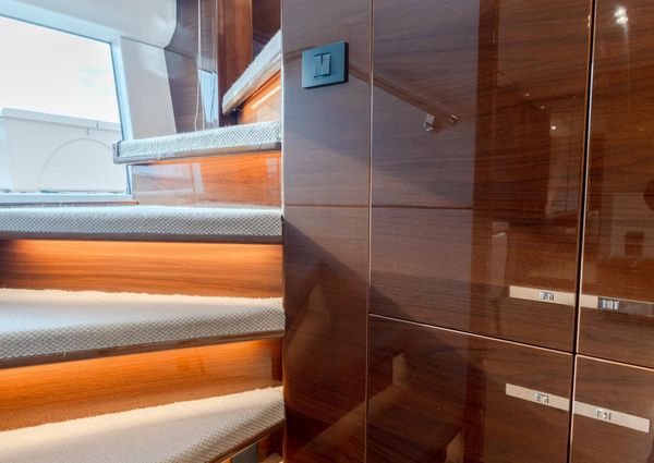 Princess Yachts Flybridge 75 image