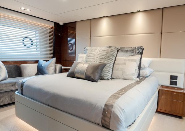 Princess Yachts Flybridge 75 image