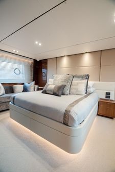 Princess Flybridge 75 image