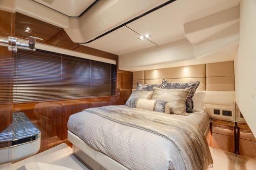 Princess Yachts Flybridge 75 image