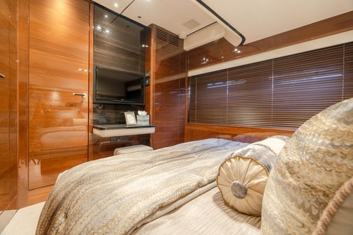 Princess Flybridge 75 image