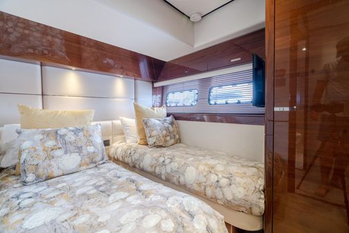 Princess Yachts Flybridge 75 image