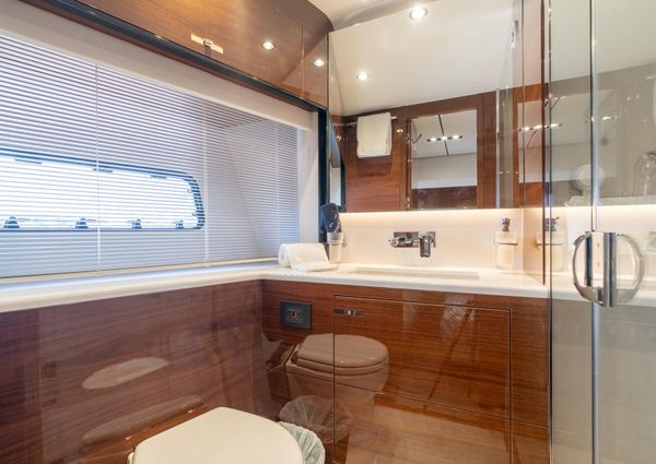 Princess Flybridge 75 image