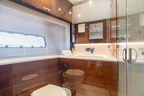 Princess Flybridge 75 image