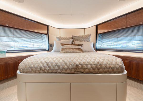 Princess Yachts Flybridge 75 image