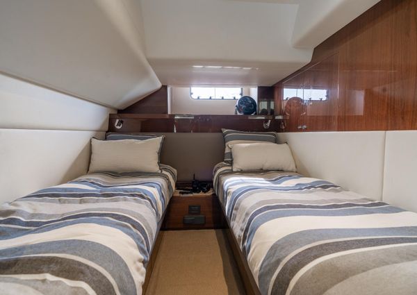 Princess Yachts Flybridge 75 image