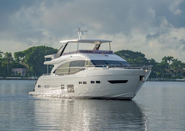 Princess Flybridge 75 image