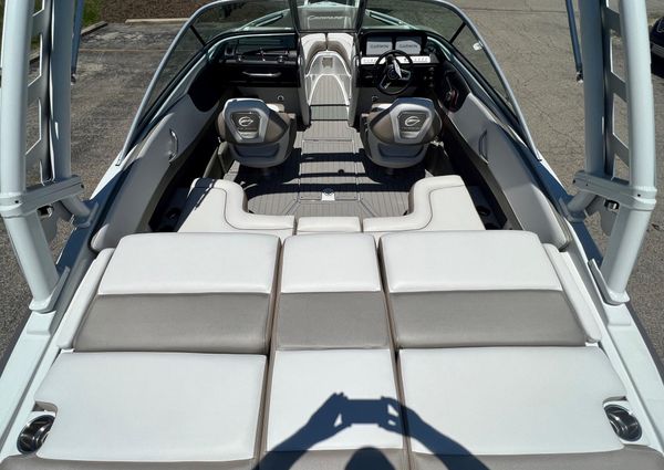 Crownline 220-SS image