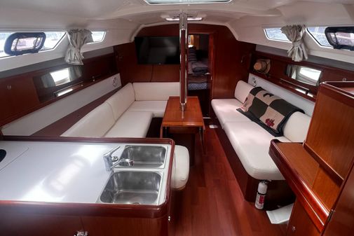 Beneteau 34 image