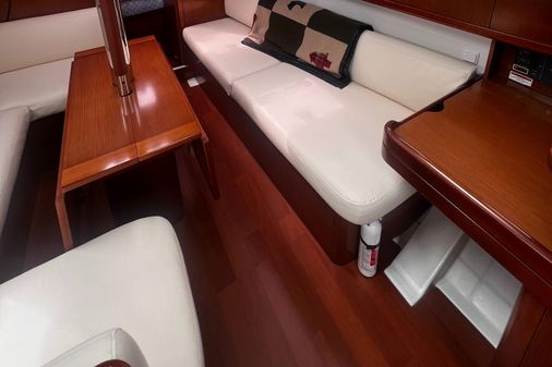Beneteau 34 image