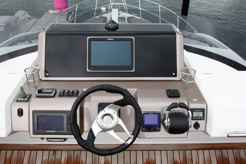 Galeon 430 Skydeck image