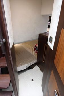 Galeon 430 Skydeck image