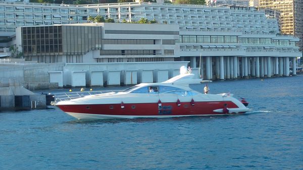 Azimut 68S