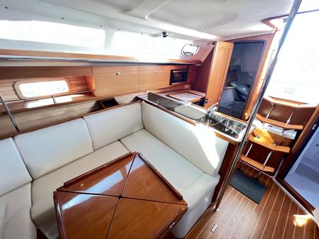 Catalina 355 image