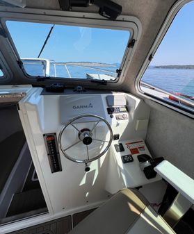 Parker 2520 XLD Sport Cabin image