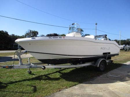 Robalo R200-CENTER-CONSOLE image