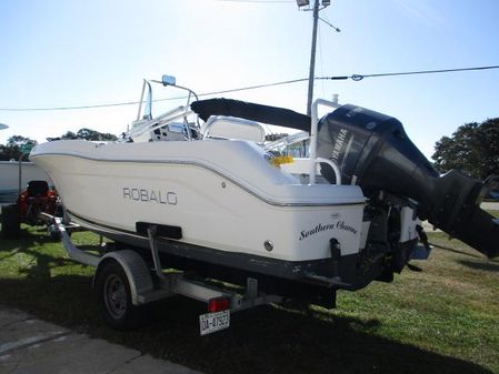 Robalo R200-CENTER-CONSOLE image