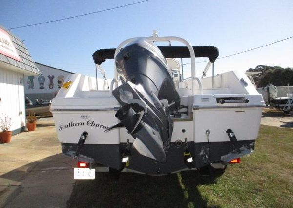 Robalo R200-CENTER-CONSOLE image