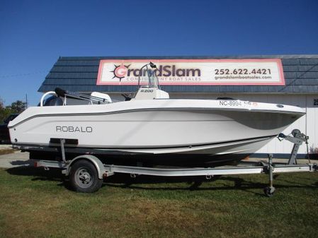 Robalo R200-CENTER-CONSOLE image