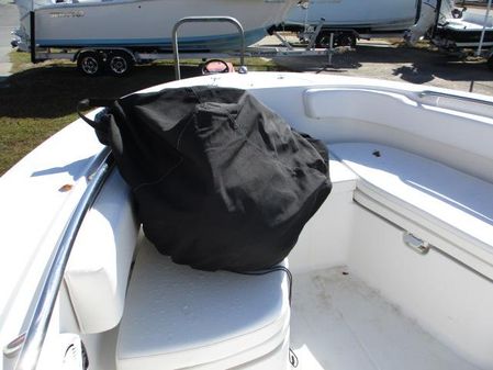 Robalo R200-CENTER-CONSOLE image