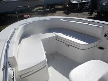 Robalo R200-CENTER-CONSOLE image