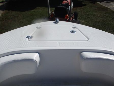 Robalo R200-CENTER-CONSOLE image