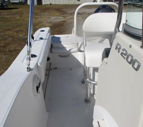 Robalo R200-CENTER-CONSOLE image