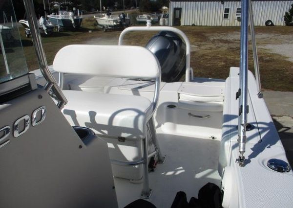 Robalo R200-CENTER-CONSOLE image