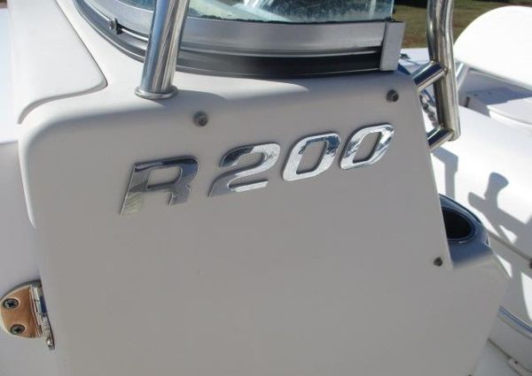 Robalo R200-CENTER-CONSOLE image