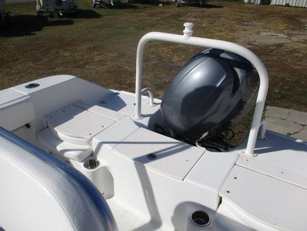 Robalo R200-CENTER-CONSOLE image