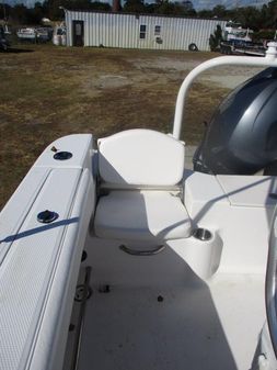 Robalo R200-CENTER-CONSOLE image