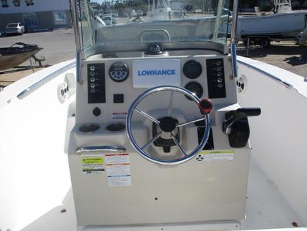 Robalo R200-CENTER-CONSOLE image