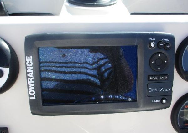 Robalo R200-CENTER-CONSOLE image