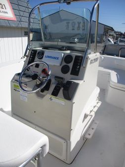 Robalo R200-CENTER-CONSOLE image