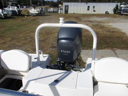 Robalo R200-CENTER-CONSOLE image