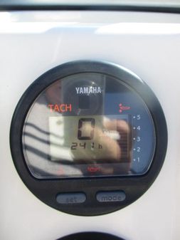 Robalo R200-CENTER-CONSOLE image