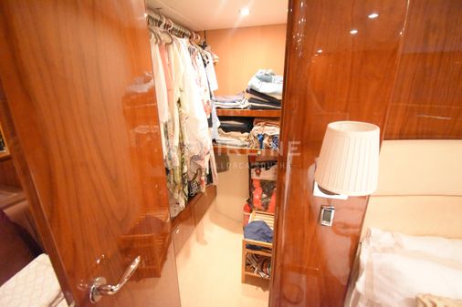 Fairline SQUADRON-68 image