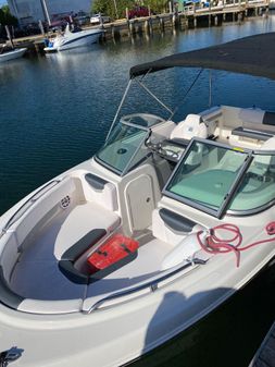 Robalo R227 Dual Console image