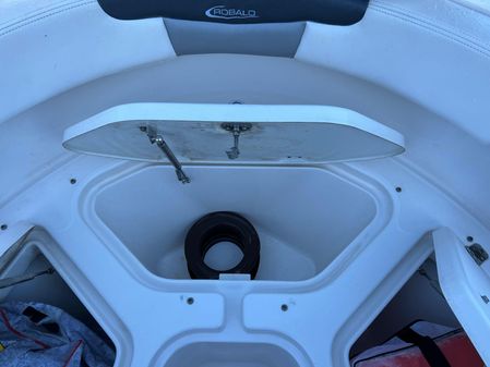 Robalo R227 Dual Console image