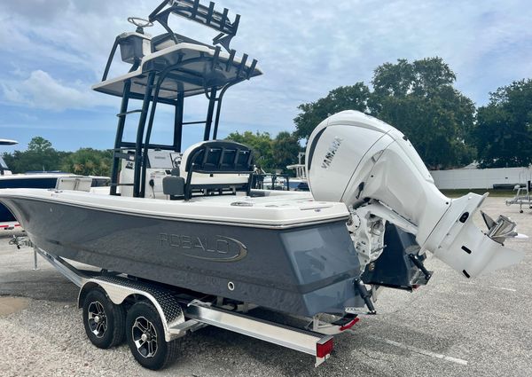 Robalo 246-CAYMAN-SD image