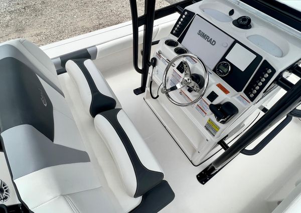 Robalo 246-CAYMAN-SD image