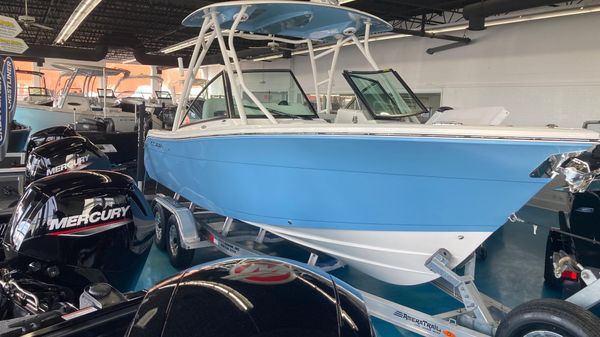 Cobia 240 DC