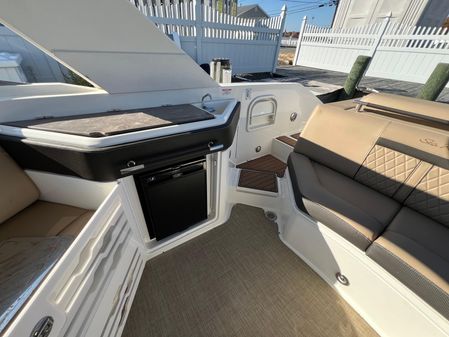 Sea Ray 310 SLX image