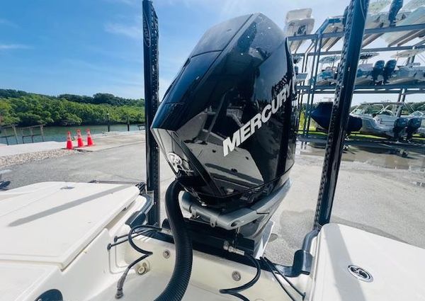 Boston Whaler 250 Dauntless image