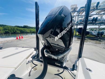 Boston Whaler 250 Dauntless image